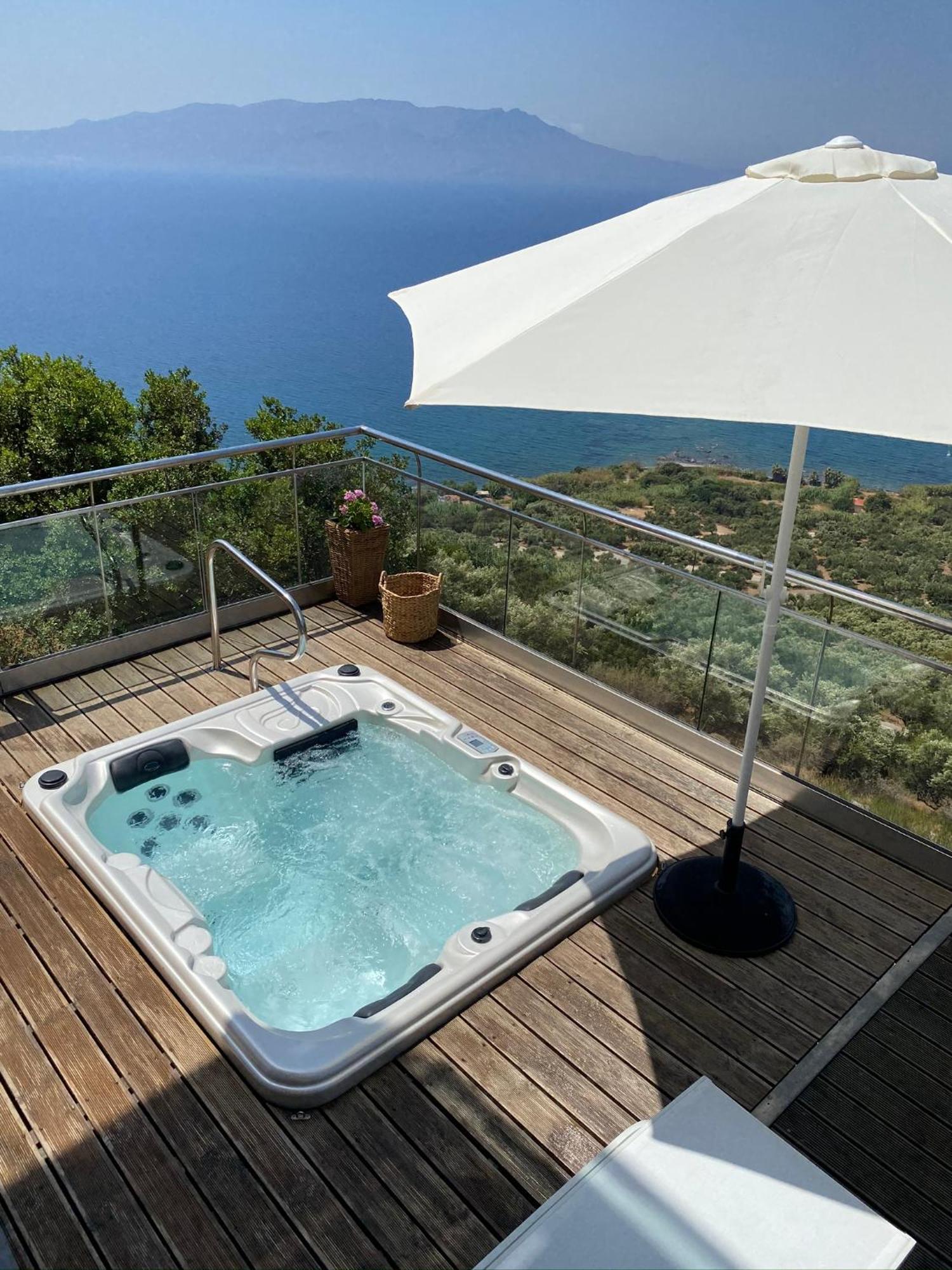 Beachfront Ravdoucha Epavlis Eleni Villa - Pool, Hot Tub, Gym, Sauna, Private Parking, Wifi Hanya Dış mekan fotoğraf