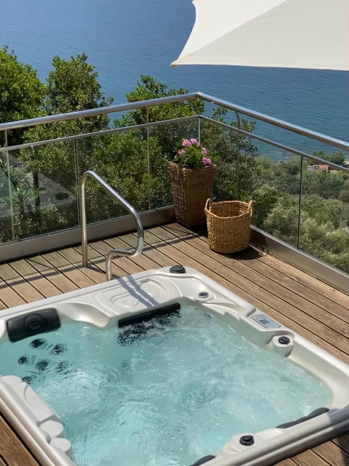 Beachfront Ravdoucha Epavlis Eleni Villa - Pool, Hot Tub, Gym, Sauna, Private Parking, Wifi Hanya Dış mekan fotoğraf